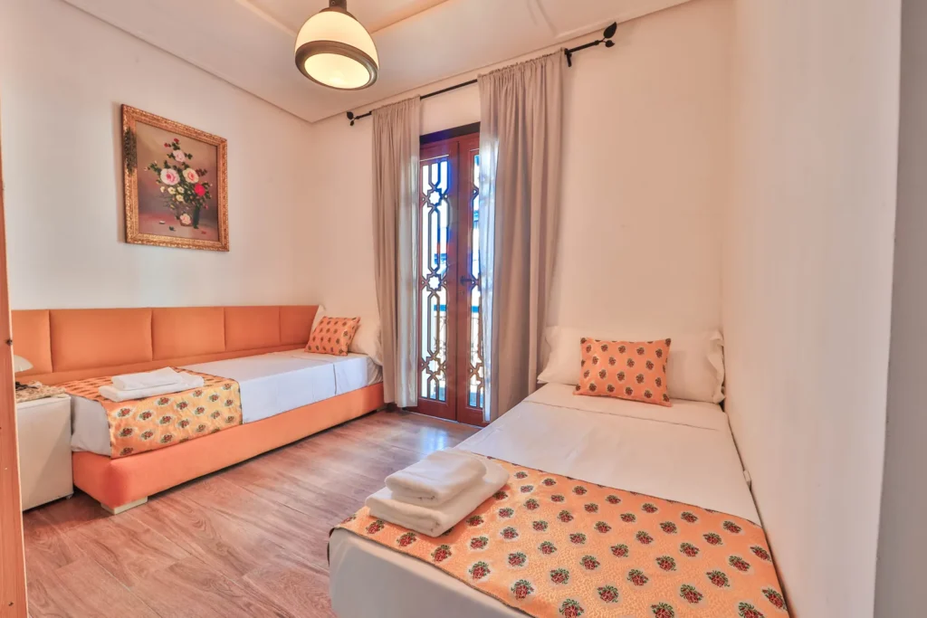 Medina Gate Suite & Old Town Views · Sitting and sleeping area